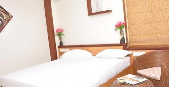 Hotel Rithanns Karumathampatti Karumattampatti Екстер'єр фото
